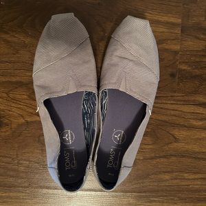 Toms shoes